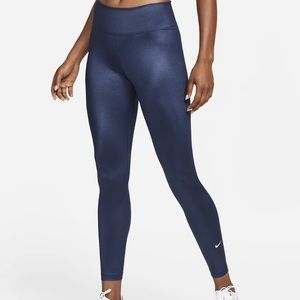 Women’s mid rise Nike shine leggings. Size m